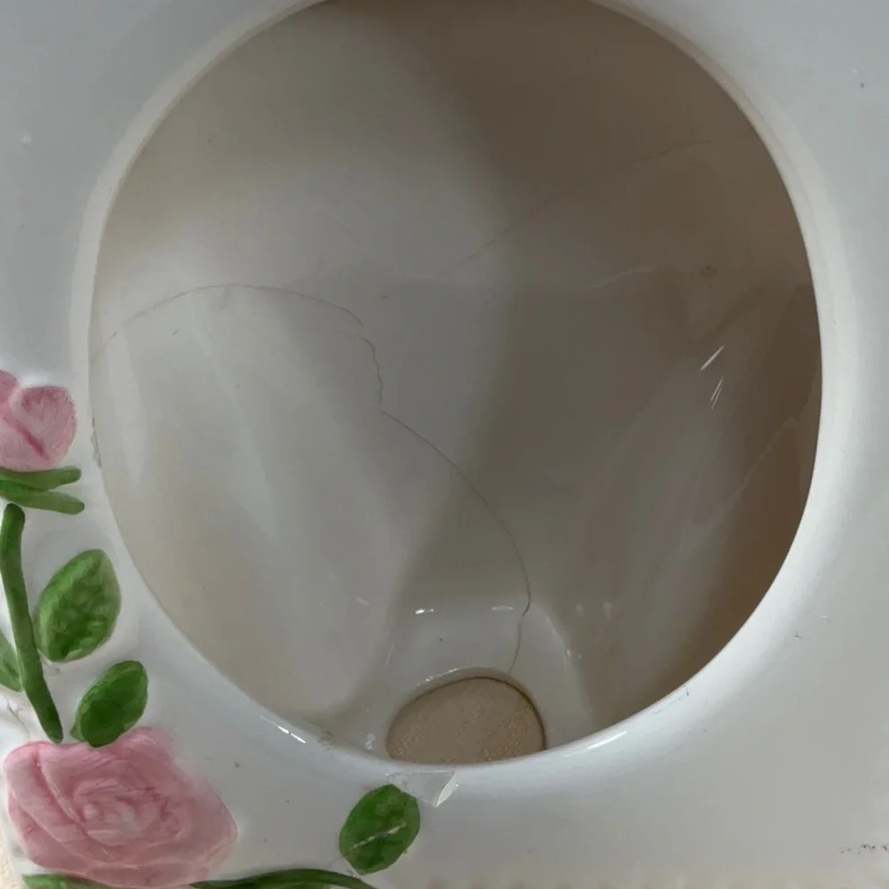 Vintage Floral Ceramic Vase and Frames Butterflies and Flowers - Picture 14 of 16